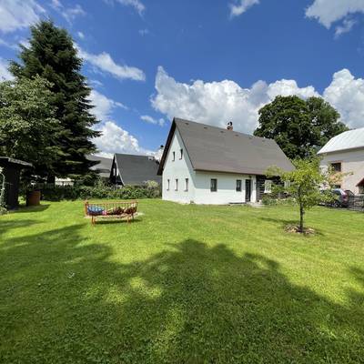 Zahrada 800 m2 s altánem, ohništěm a hlavně prostorem na pobíhání